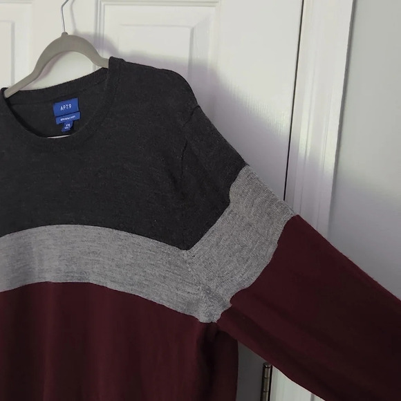 Apt 9 Burgundy & Grey Sweater - Picture 7 of 12